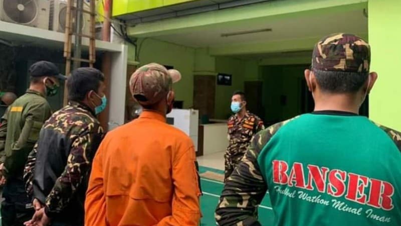 Satkornas Banser Bantu Warga Terdampak Banjir Jakarta