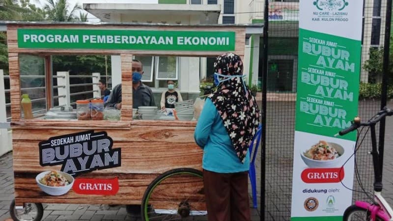 LAZISNU Kulonprogo Giatkan Sedekah Jumat dengan Bubur Ayam
