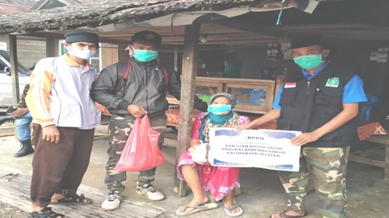 Gandeng LPBI NU, BPKH Salurkan Bantuan untuk Korban Banjir Hulu Sungai Tengah