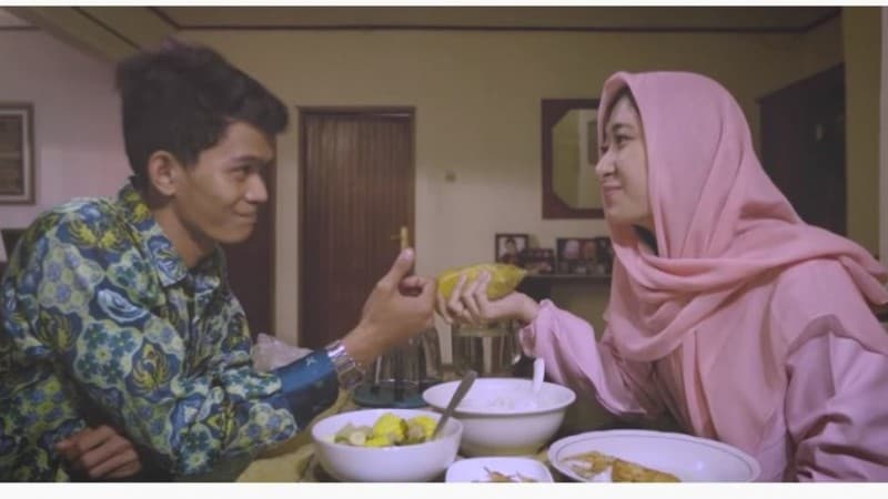 'Opor Ayam' Mengajari Kita Cara Benar Mencintai Tuhan