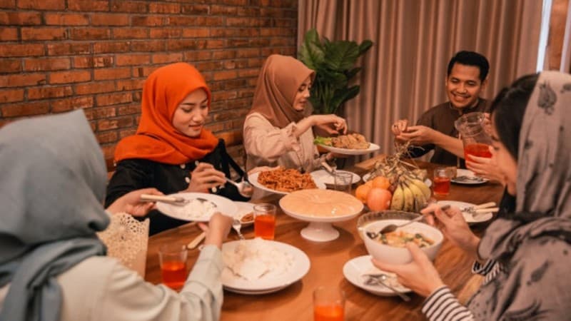 Tips Sehat Menikmati Menu Lebaran