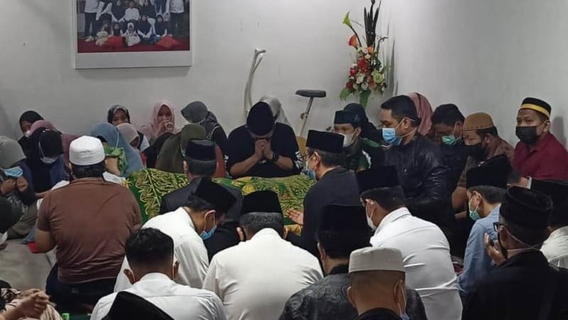 AGH Sanusi Baco Dimakamkan di Kampung Halamannya