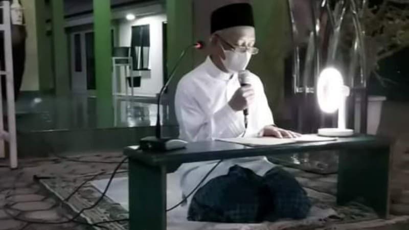 Warga NU Pringsewu Antusias Gelar Shalat Gerhana Bulan Total