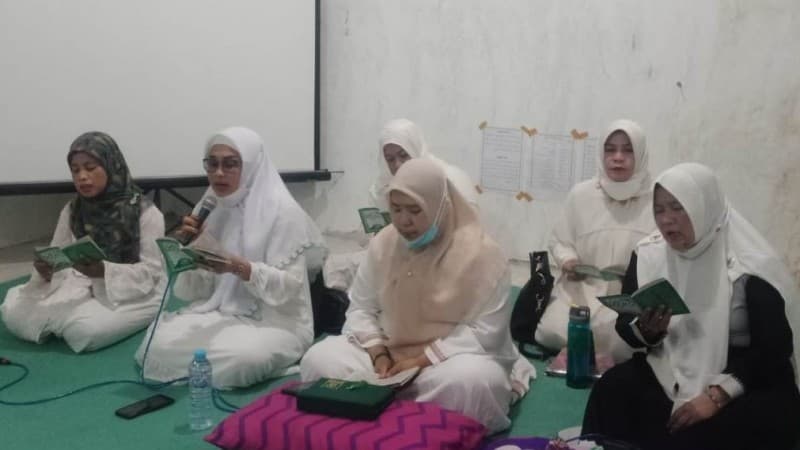 Lewat Shalawat Burdah, Fatayat NU Kota Surabaya Doakan lbu Pertiwi