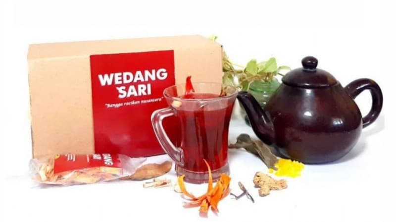 Kader IPNU Trenggalek Pasarkan 'Wedang Sari' di Internet