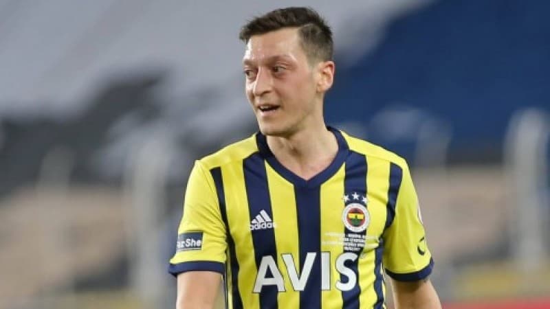 Ucapkan Selamat HUT Ke-76 RI, Mesut Ozil: Semoga Cepat Pulih dari Pandemi