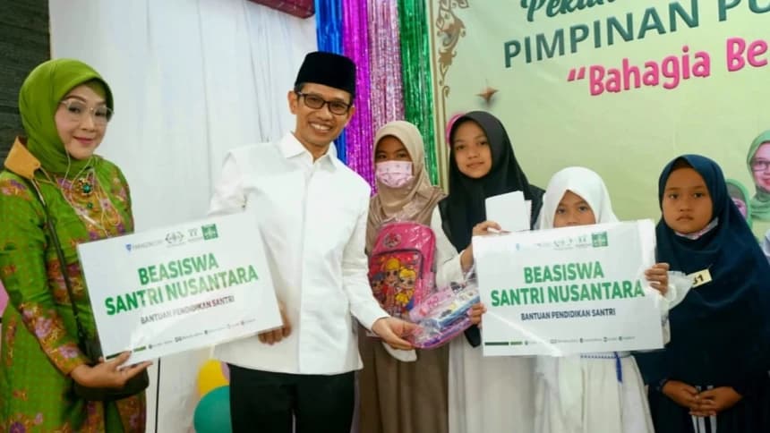 LAZISNU dan Muslimat NU Implementasikan Penyaluran Zakat Korporasi PT Paragon dengan Gelar Santunan Yatim