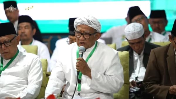 Wakil Rais Syuriyah PWNU Jatim Ijazahkan Shalawat Badawi Kubro dalam Mujahadah Pejuang NU