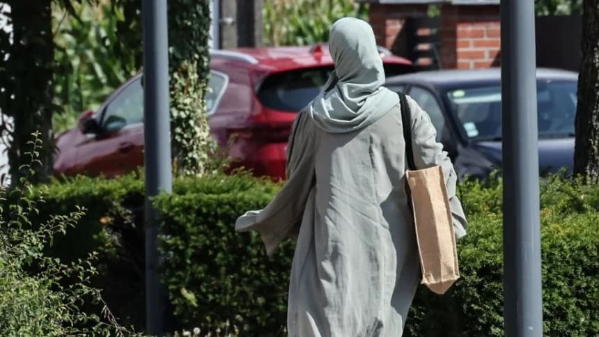 Pengadilan Tinggi Prancis Tolak Banding Larangan Abaya di Sekolah
