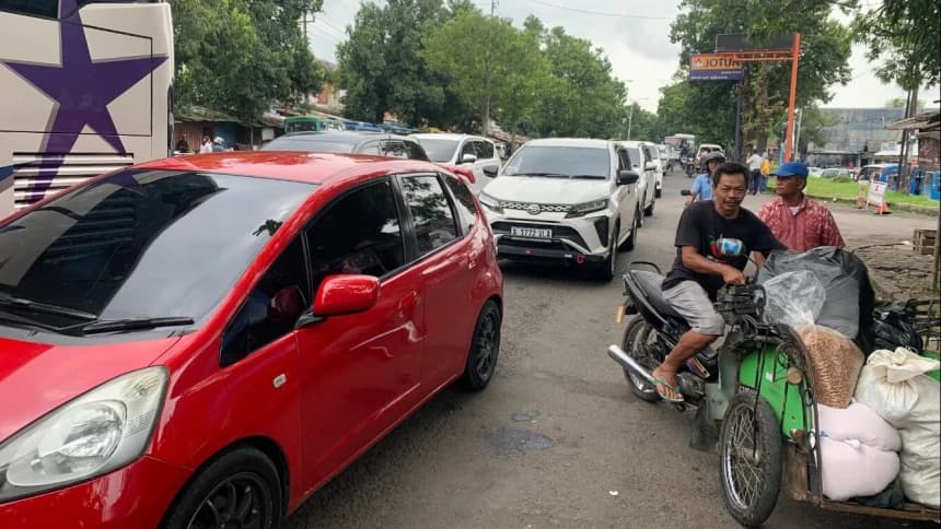 Puncak Arus Balik Lebaran 2024: Jalur Selatan Jawa Terpantau Macet
