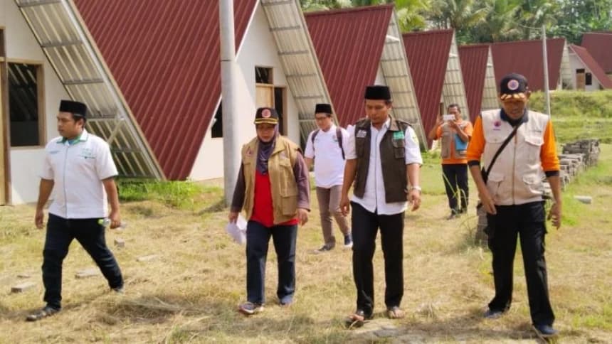 Tanah Bergerak Rusak Belasan Rumah di Wanareja Cilacap, LAZISNU Turunkan Bantuan