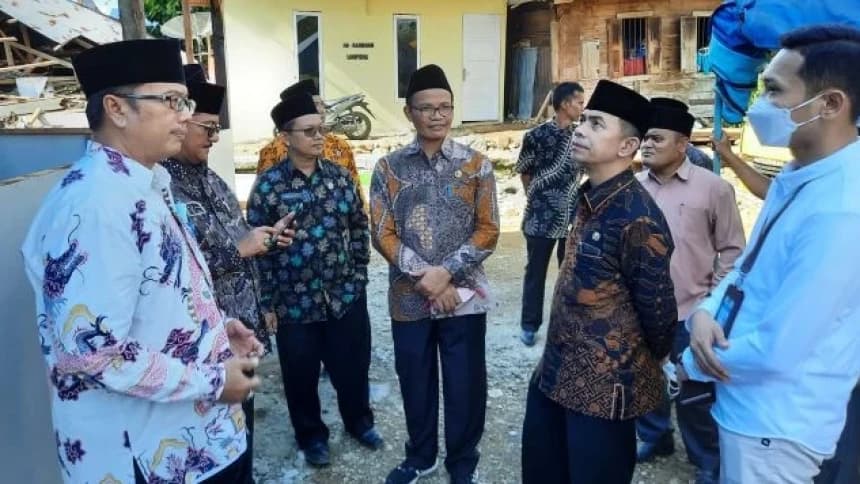 Kemenag Salurkan Bantuan Rp1,95 Miliar untuk Rehab 54 Masjid dan Mushala Terdampak Gempa Sumbar