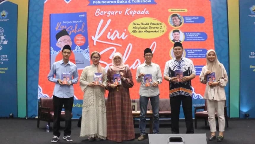 Buku 'Berguru kepada Kiai Sahal' Diluncurkan di Islamic Book Fair 2023