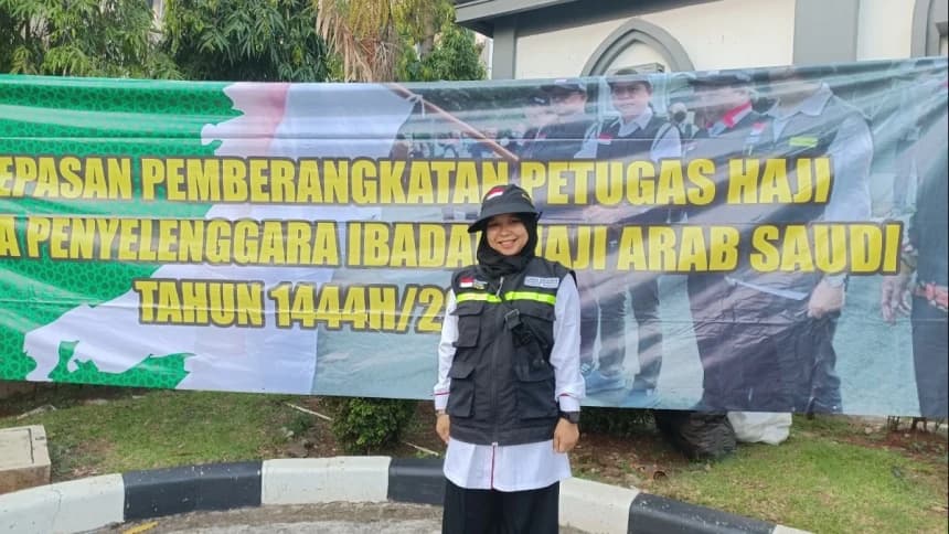 Sempat Terjang Banjir, Aktivis Fatayat NU Rembang Ini Akhirnya Jadi Petugas Haji