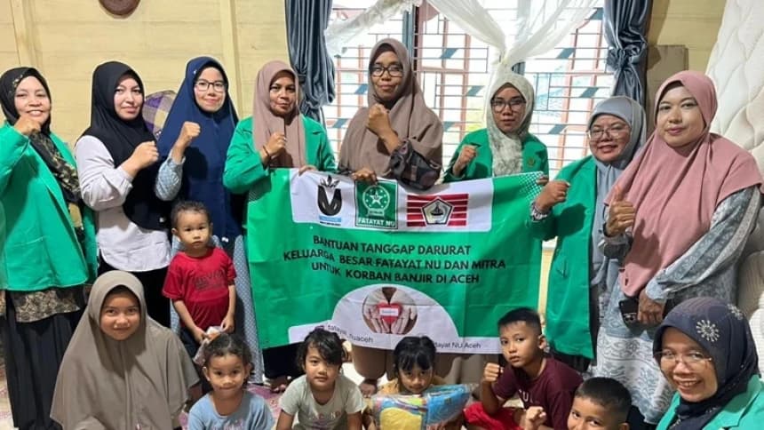 Fatayat NU Aceh Salurkan Bantuan Tanggap Darurat untuk Korban Banjir di Bireuen dan Pidie Jaya
