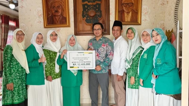 Fatayat NU Depok Salurkan Donasi untuk Korban Banjir Sumatra