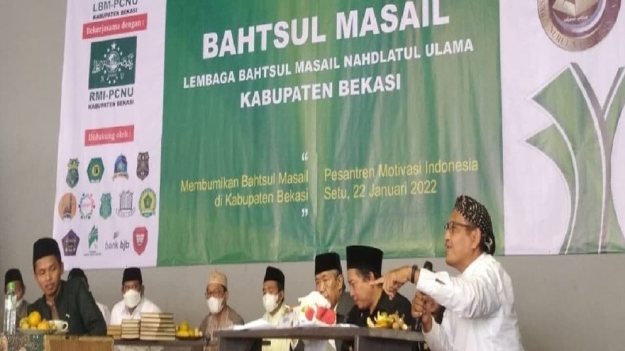 Gus Ulil's view on problems deliberation forum in urban areas