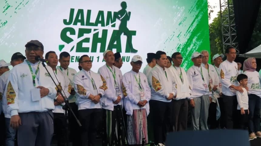 Jalan Sehat, Gus Yahya Ajak Masyarakat Rasakan Kebahagiaan 1 Abad NU