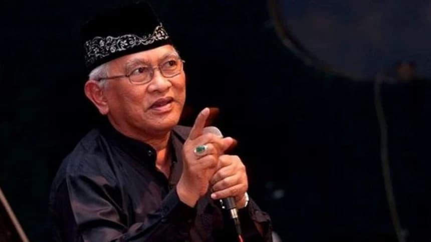 Membaca Pesan Gus Mus dalam Puisi Lirboyo