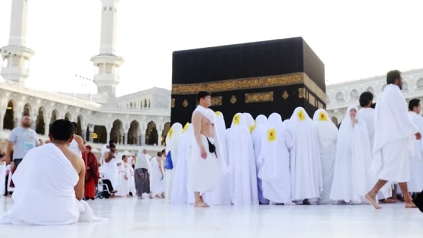 Syarat Suci saat Tawaf dalam Ragam Pandangan Ulama