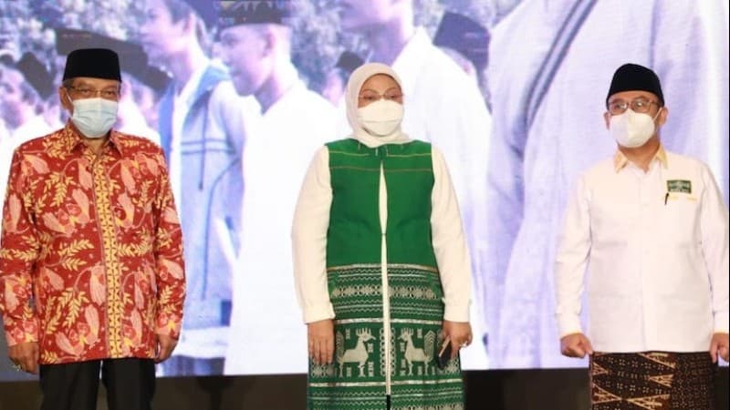 Hari Santri, Menaker Berikan Kado Beasiswa 1000 Talenta Santri