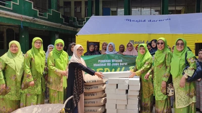 Bantu Korban Gempa Bandung, Muslimat NU Jabar Berikan Bahan Bangunan