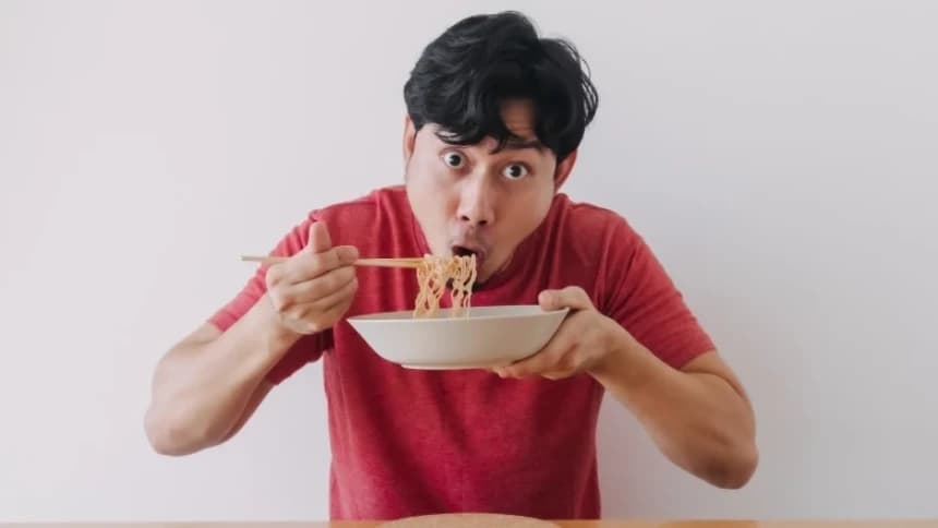 Penjelasan Medis terkait Larangan Meniup Makanan atau Minuman Panas