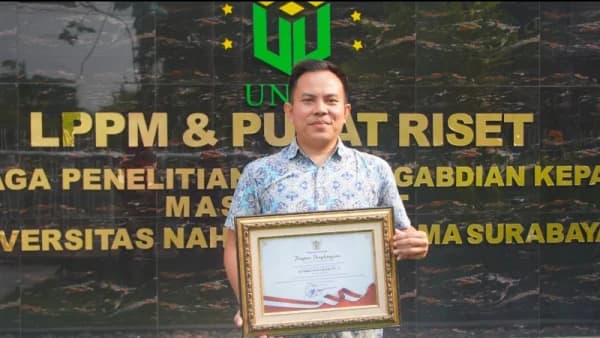 Dosen Unusa Terima Penghargaan atas Ikhtiarnya Memberikan Ketersediaan Air Bersih