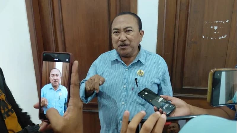 Rakyat Pati Beri Jamu untuk Anggota Pansus Pemakzulan Bupati agar Tak Masuk Angin