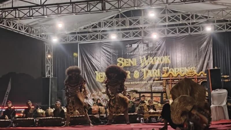 Seni Warok Lengger dan Tari Topeng Meriahkan Malam Porsema XIII LP Ma'arif NU Jateng