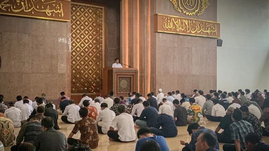Khutbah Jumat Bahasa Sunda: Lebaran Kasempetan Manjangkeun Silaturahim