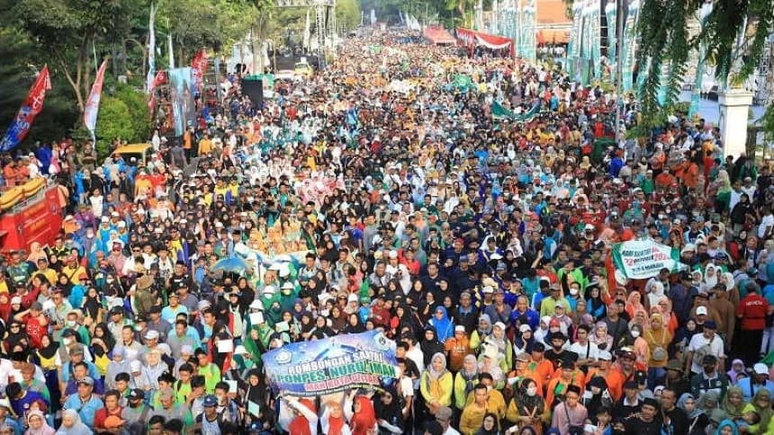 Berkah Jalan Sehat Hari Santri, Jualan Para Pedagang Ludes