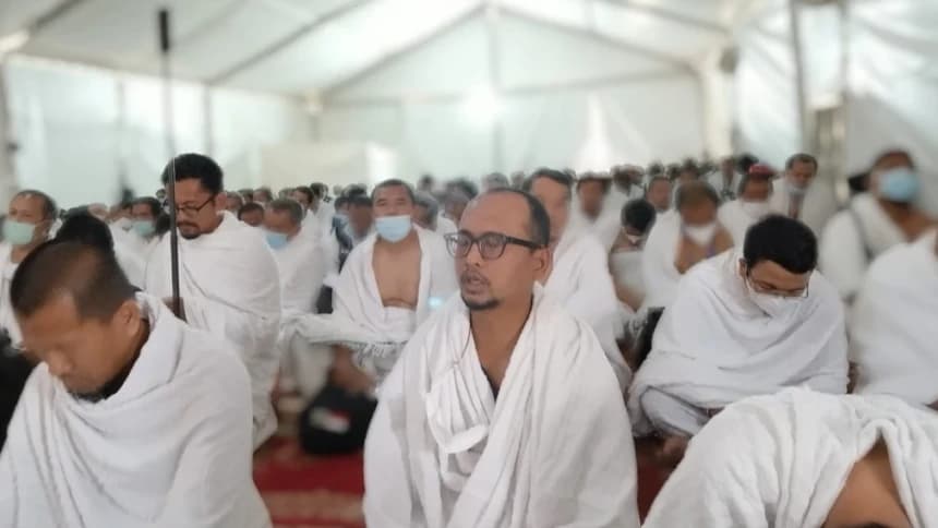 Tangis Haru Jamaah Haji Iringi Wukuf di Arafah