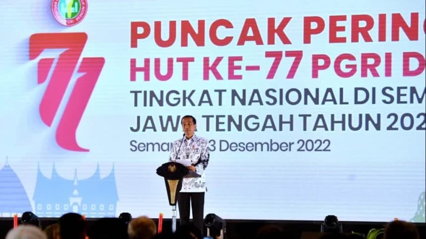 Jokowi Ingatkan Guru Tak Ajarkan Ilmu dan Teknologi Usang