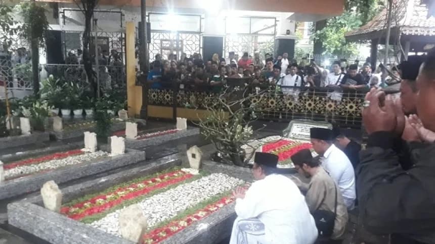 Harlah 1 Abad, Komplek Makam Gus Dur Padat Peziarah
