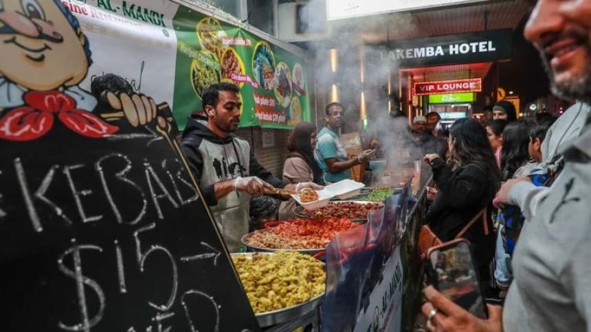 Ragam Kuliner Ramadhan di Australia, dari Burger Unta hingga Sate Indonesia