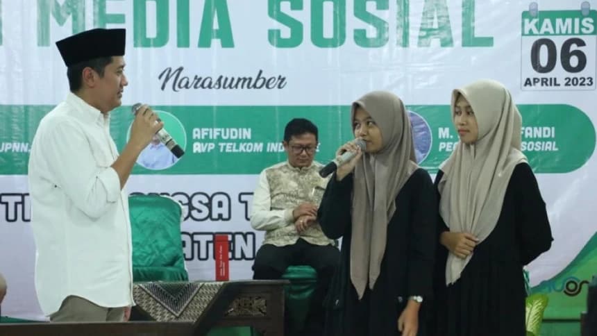 Perilaku Pengguna Media Sosial: Mencari Informasi hingga Hasilkan Cuan