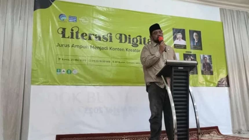 Literasi Digital di Buntet Pesantren: Santri Buat Konten Kreatif dengan Modal HP
