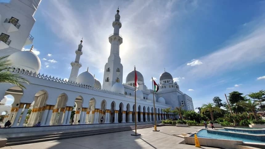 Khutbah Jumat: Kedamaian Landasan Utama Kehidupan Manusia