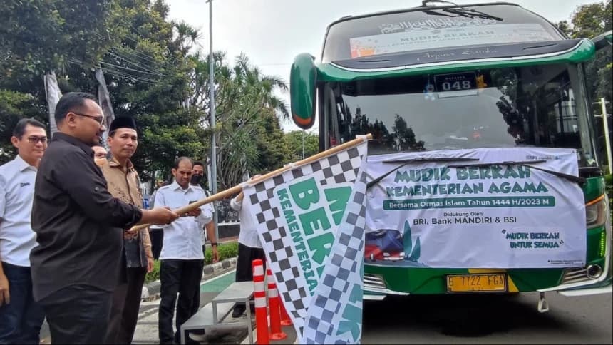 Menteri Agama Lepas Ribuan Pemudik Bus Gratis