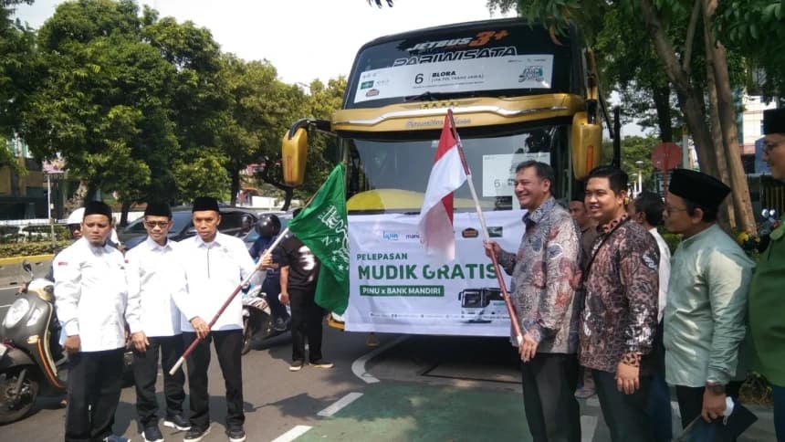 PBNU dan Bank Mandiri Lepas Peserta Mudik Gratis Lebaran 2024