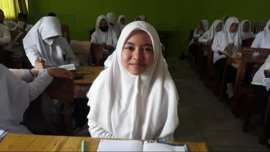 Remaja ini Miliki Nama Panjang Sampai 7 Kata, Bagaimana Aturannya?