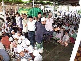 Puluhan Ulama Beri Penghormatan Terakhir Bagi Pak Ud