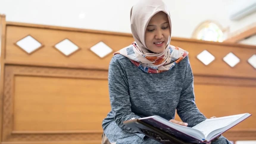 Khutbah Jumat: Ramadhan Momentum Biasakan Diri Rajin Baca Al-Qur’an