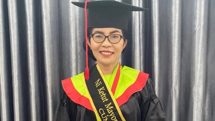 Lulus Cumlaude di UIN Mataram, Mahasiswi Hindu Ni Ketut Mayoni Viral!