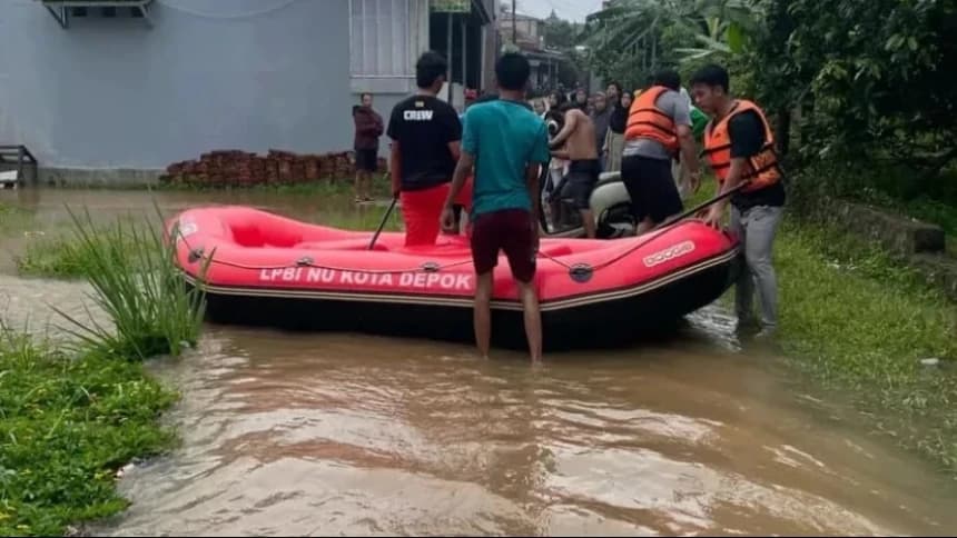 Khutbah Jumat: Menolong Sesama di Tengah Bencana