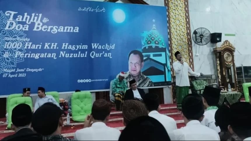 Pesan Pengasuh Mambaul Ma’arif Denanyar: Santri Harus Istiqamah Ngaji meski Liburan Pondok