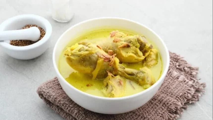 Resep Membuat Opor Ayam, Hidangan Lebaran yang Kaya Manfaat