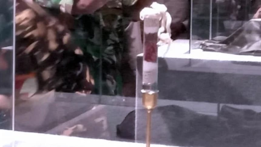 Gus Miftah Kagumi Artefak Darah Bekam Nabi Muhammad di Festival Ramadhan NU Sleman