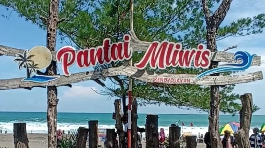 Pantai Mliwis Ambal, Tujuan Wisata di Kebumen kala Libur Lebaran